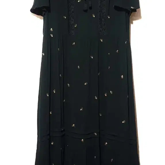 [BUNJANG] Thursday Island Lace Detail Floral Embroidery Long Dress (Black, M) / 써스데이아일랜드] 레이스 디테일 플라워 자수 롱 원피스 (블랙, M)