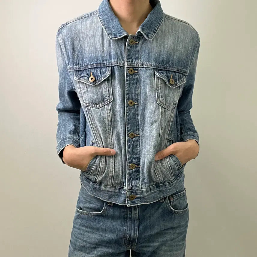[BUNJANG] Forever 21 American Flag Studded Trucker Denim Jacket (Size M) / 포에버 21 성조기 스터드 트러커 데님 자켓 M