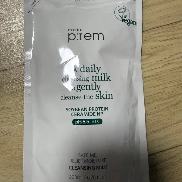 [BUNJANG] Make P:rem Safe Me Relief Moisture Cleansing Milk Refill 200ml / [리필] 메이크프렘 클렌징 밀크 200ml 세이프 미 릴리프 모이스처