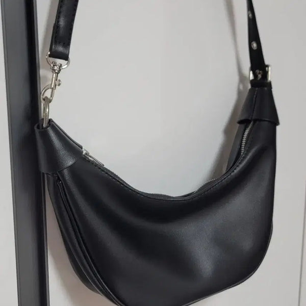 [BUNJANG] Modern Black Half-Moon Shoulder Bag / 모던 블랙 반달 숄더백