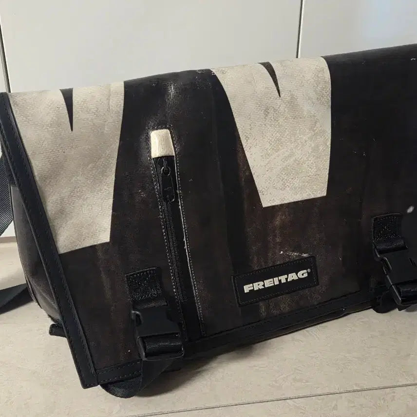 [BUNJANG] Freitag Joe Crossbody Bag (Discontinued Model) / 프라이탁 조 JOE 단종모델 (착샷있음)