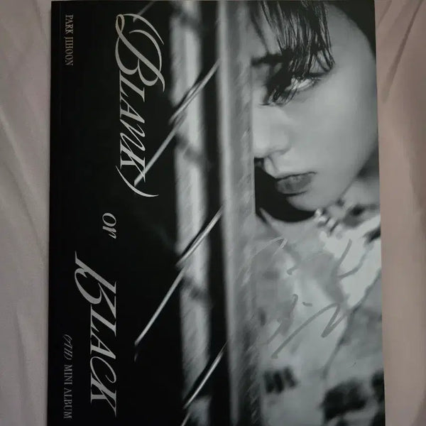 [BUNJANG] Park Ji Hoon Mini 7th Album <BLANK or BLACK> Signed / 박지훈 미니7집 사인앨범 <BLANK or BLACK>