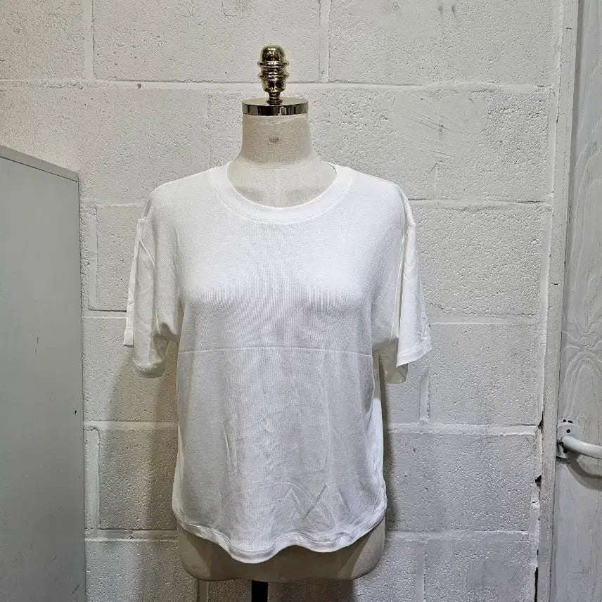 [BUNJANG] Loose Fit Round Neck Short Sleeve T-Shirt - White / 루즈핏 찰랑한 재질좋은 라운드 반팔- 화이트