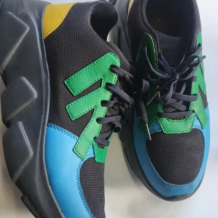 [BUNJANG] KOLON SPORT Sneakers Black Blue Green Yellow Accent Size 270 / 코오롱스포츠 스니커즈 270