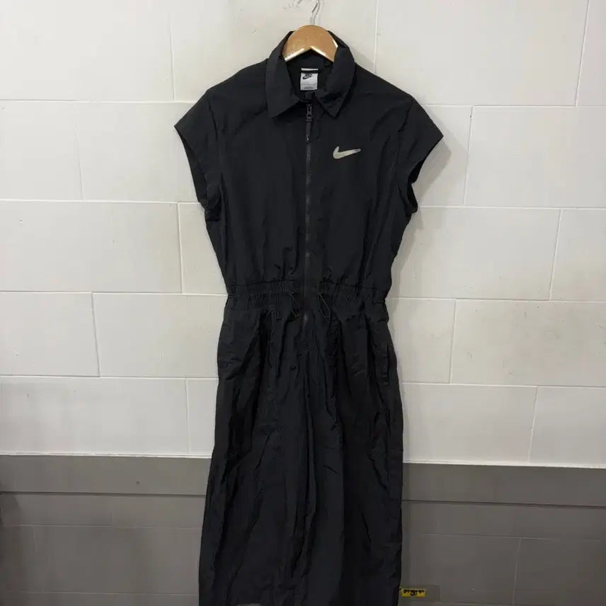 [BUNJANG] Nike Swoosh Jumpsuit / 나이키 스우시 점프수트