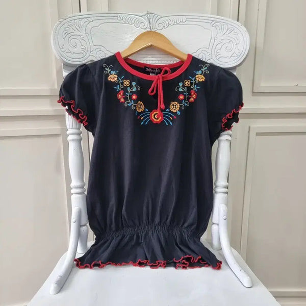 [BUNJANG] Jelly Belly Flower Embroidery Ruffle Short Sleeve Black T-Shirt / 플라워 자수 프릴 반팔 블랙티셔츠