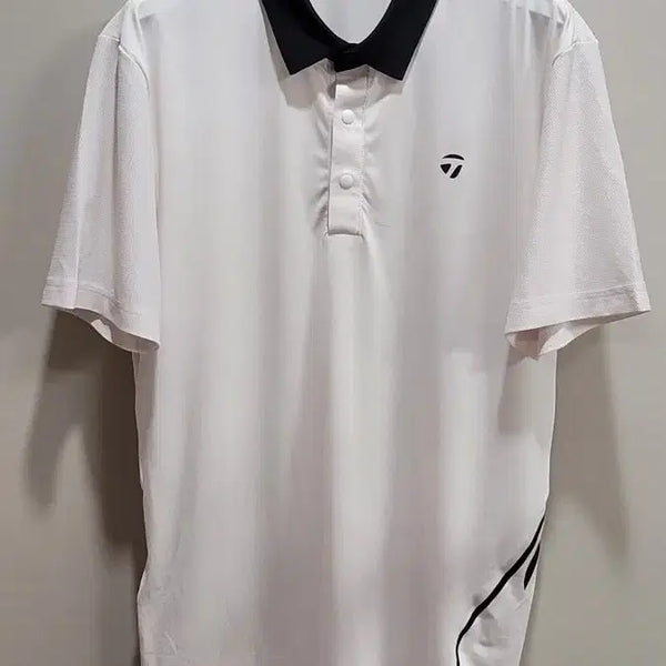 [BUNJANG] TaylorMade Men's Golf T-Shirt White Black Collar / 테일러 메이드 남성 골프 티셔츠