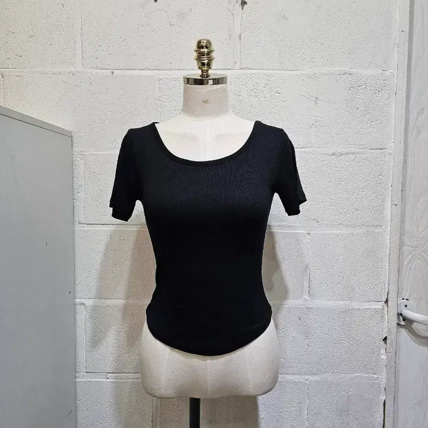 [BUNJANG] Ribbed Round Neck Short Sleeve Top - Black / 밑단u 찰랑한 골지 라운드 반팔- 블랙