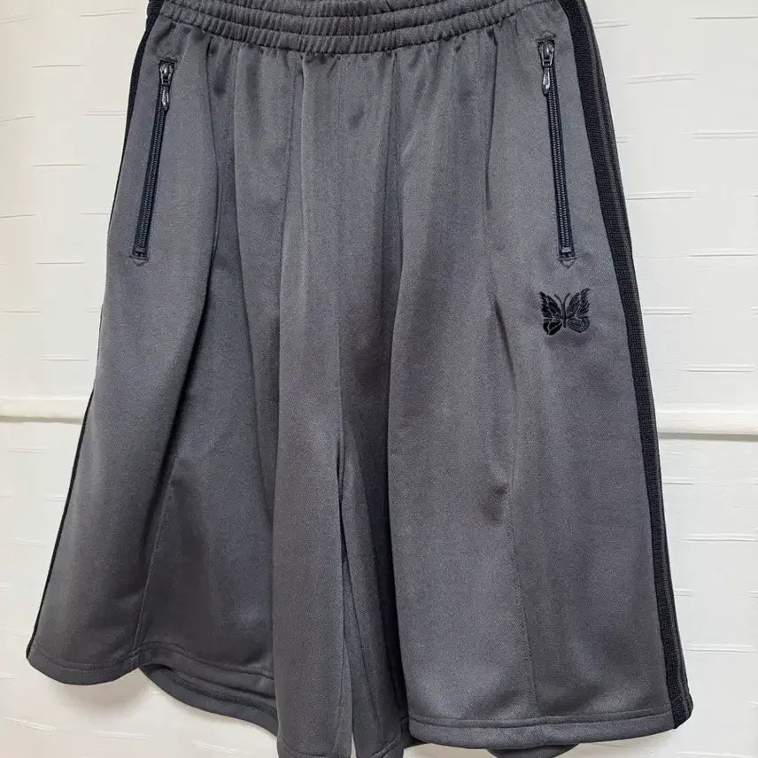 [BUNJANG] Needles H.D. Track Pants Shorts Poly Smooth Charcoal XS / 니들스 H.D. 트랙 팬츠 쇼츠 폴리 스무스 차콜 반바지 XS