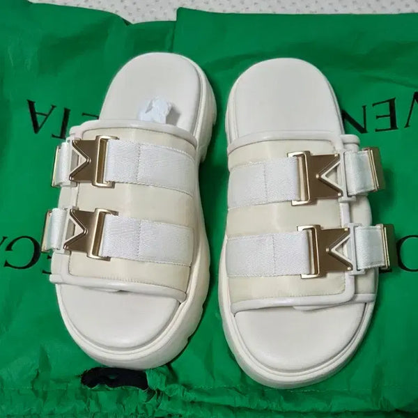 [BUNJANG] Bottega Veneta Men's Buckle Slide Ivory/Gold Size 41 / 보테가 남성 버클 슬라이드 41