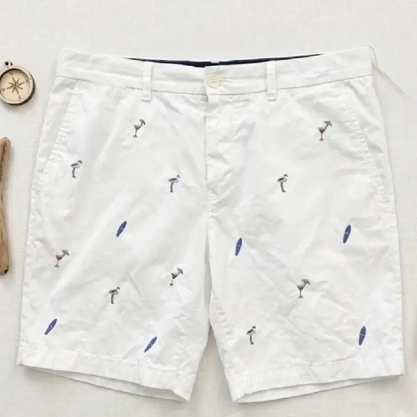 [BUNJANG] Tommy Hilfiger White Pattern Shorts / 타미힐피거 화이트 패턴 반바지