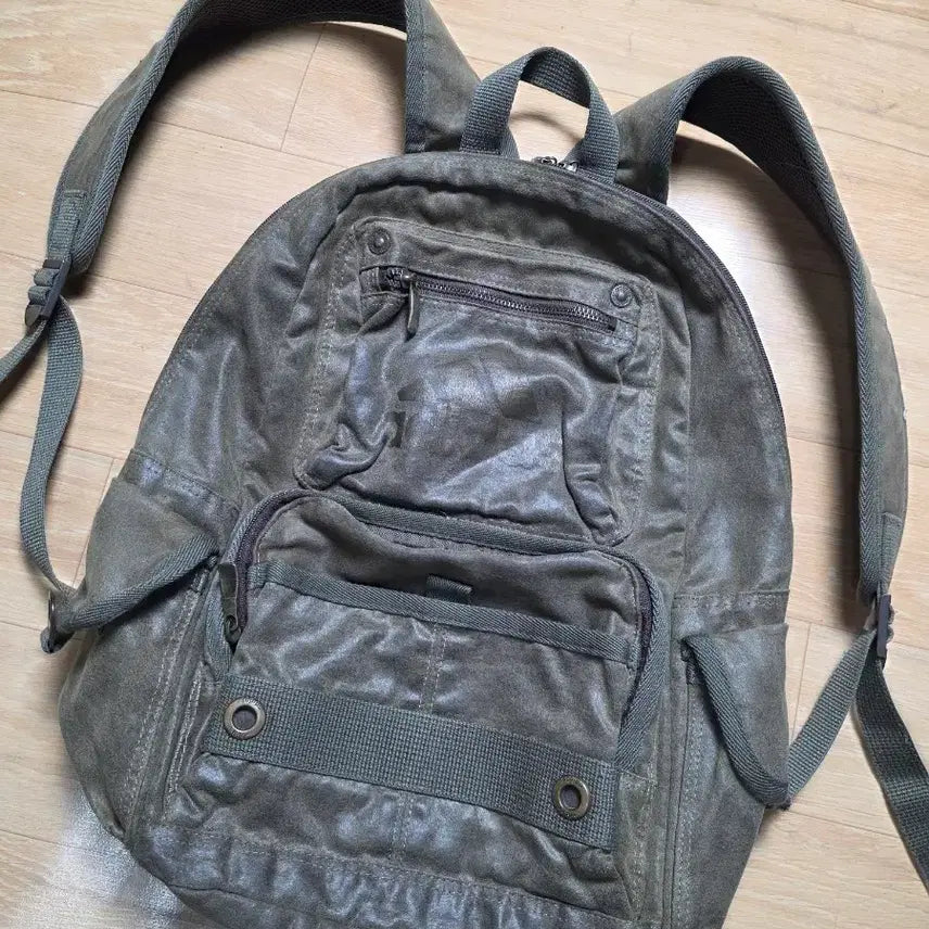[BUNJANG] Adidas Vintage Khaki Unisex Backpack / 아디다스 백팩 카키색. 빈티지  남녀 공용.상태좋아요.
