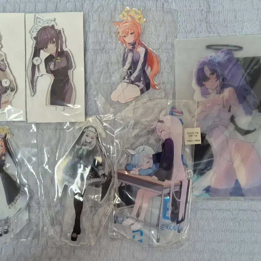 [BUNJANG] Various Acrylic Stands (Primarily Black Clover) / 블아 및 각종 아크릴 스탠드