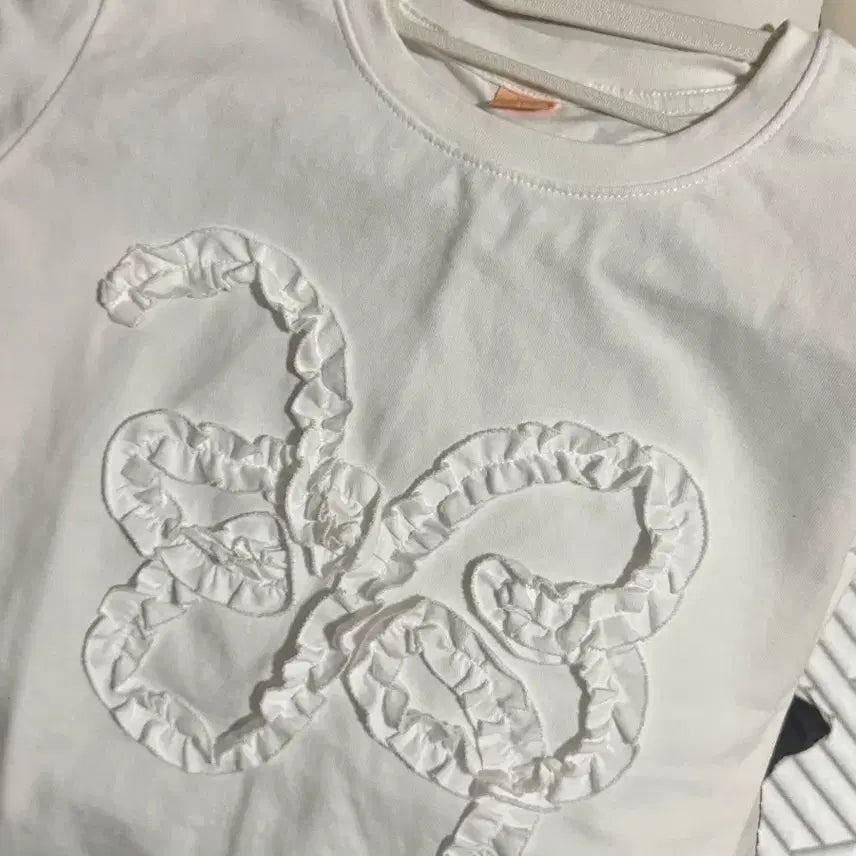 [BUNJANG] SINOON White Short-Sleeve T-Shirt / 시눈 티셔츠 / s사이즈