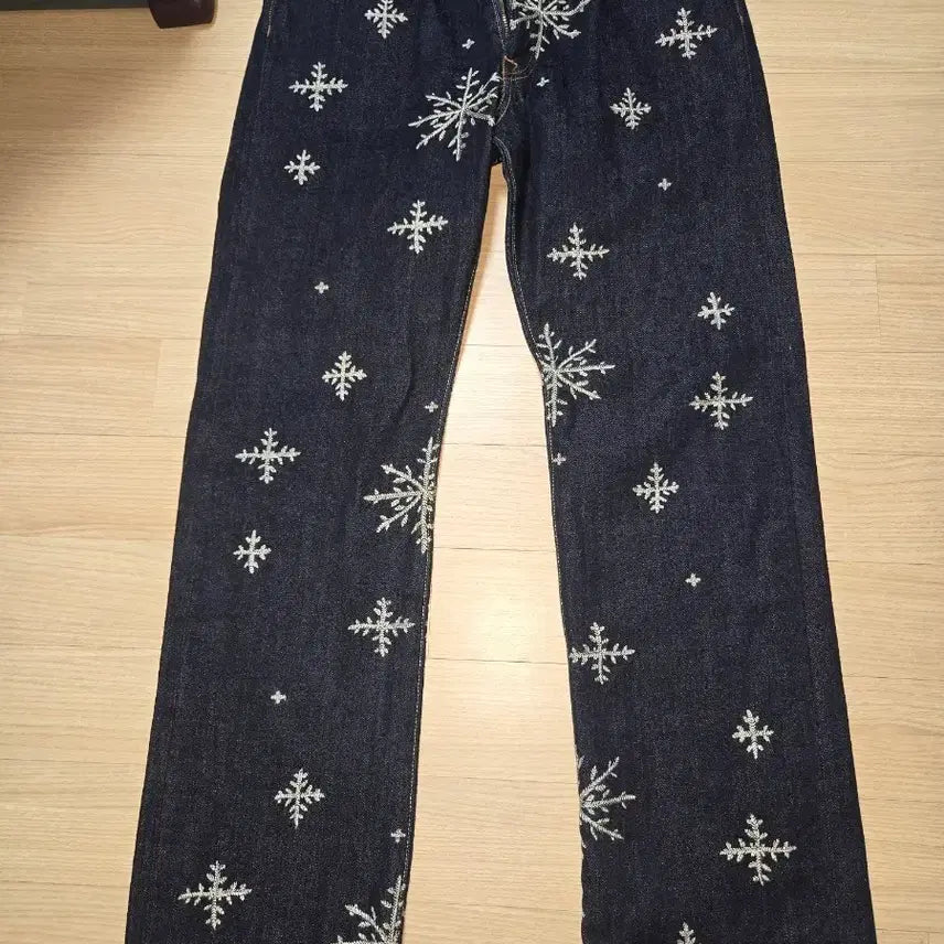 [BUNJANG] Kapital Snow Pattern Denim Pants / 캐피탈 눈꽃 팬츠