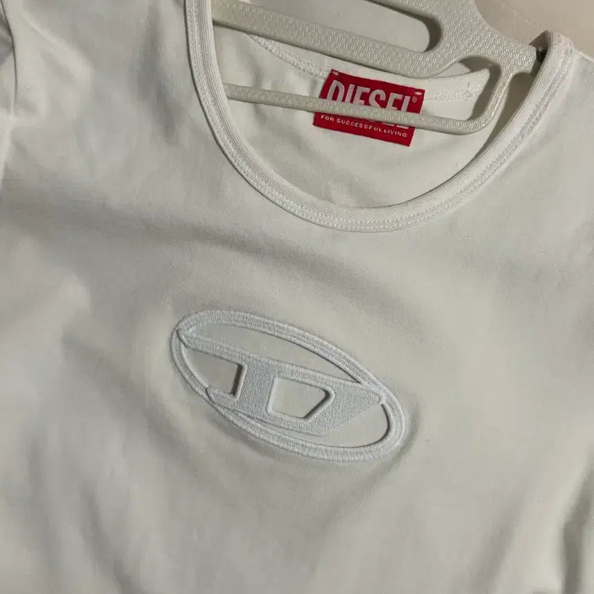 [BUNJANG] Diesel T-Angi Picaboo Logo T-Shirt White / Size S / 디젤 T-안지 피카부 로고 티셔츠 화이트 / S사이즈