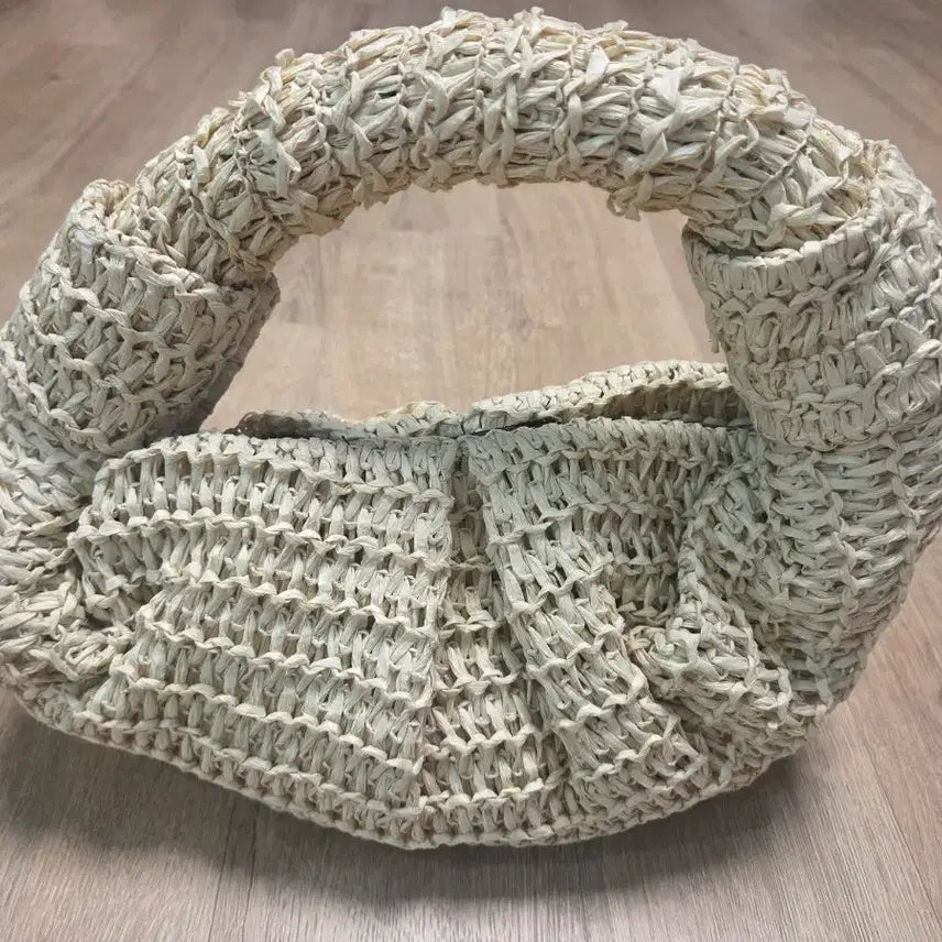 [BUNJANG] BCBG Woven Handle Raffia Tote Bag Beige / BCBG 라탄백 꼬임 핸들 토트백 베이지