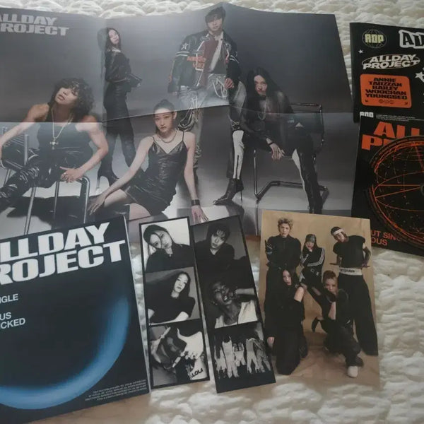 [BUNJANG] All Day Project Famous 2-Set Album & Postcard Bundle Set / 올데프 올데이 프로젝트 페이머스 2종 세트 앨범, 엽서 일괄 판매