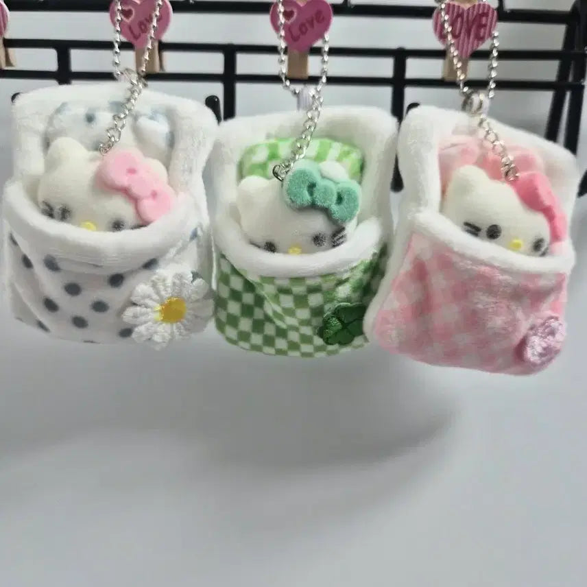[BUNJANG] Hello Kitty "Cozy Blanket" Charm / 포근포근 키티 이불 키링