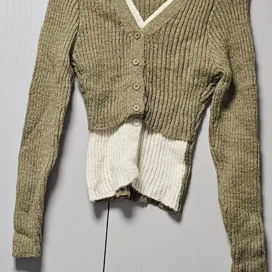 [BUNJANG] Ribbed V-Neck Crop Cardigan - Ivory Combo / 골지 브이넥 크롭 가디건 아이보리 콤비