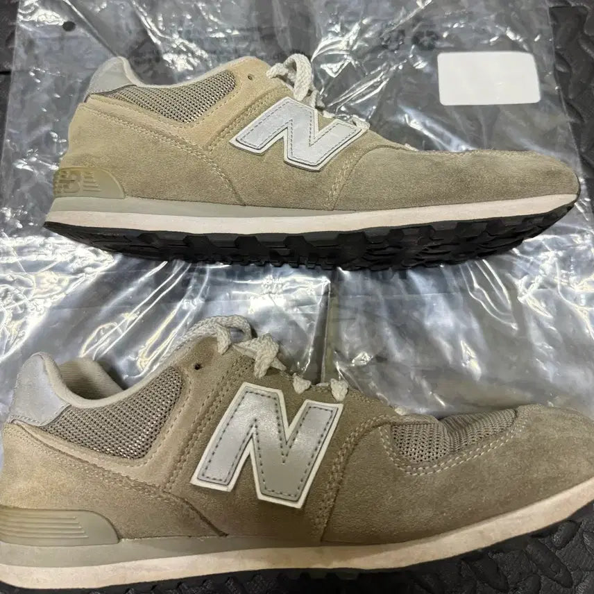 [BUNJANG] New Balance 574 Grey (250 Size) / 뉴발란스 574 250사이즈 그레이