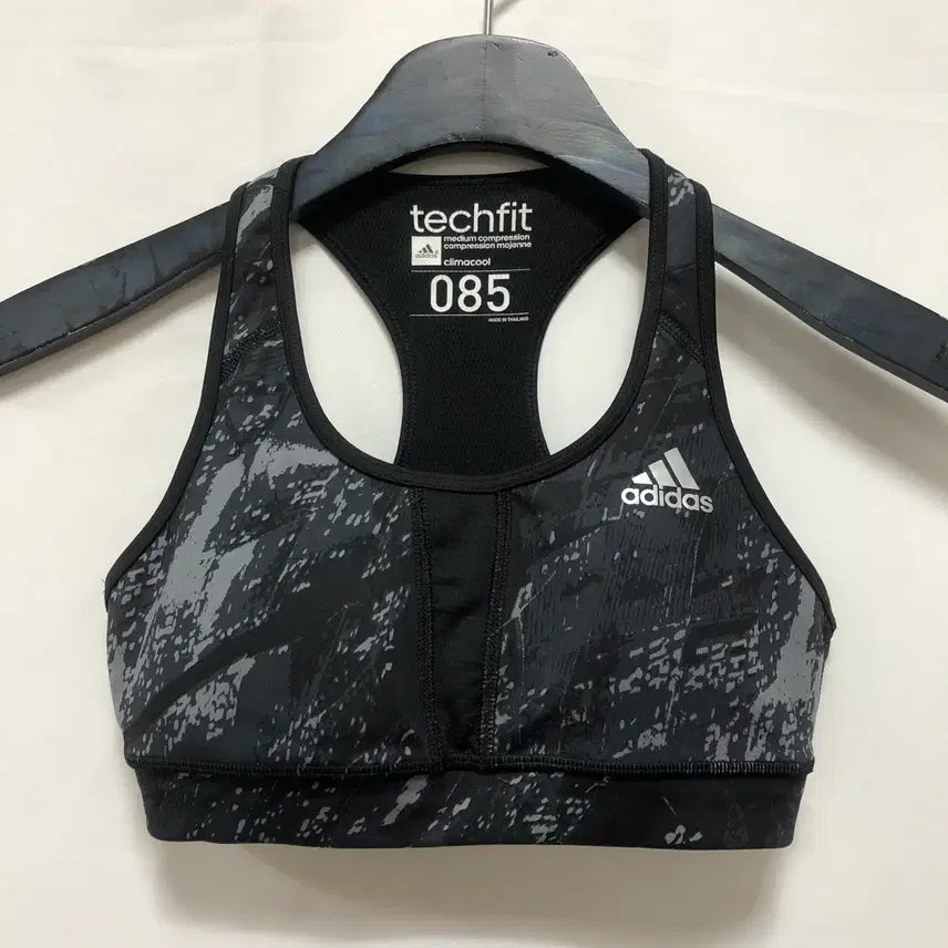 [BUNJANG] Adidas Techfit Sports Bra Top (Size 85) / 아디다스 테크핏 스포츠 브라탑 (85사이즈)