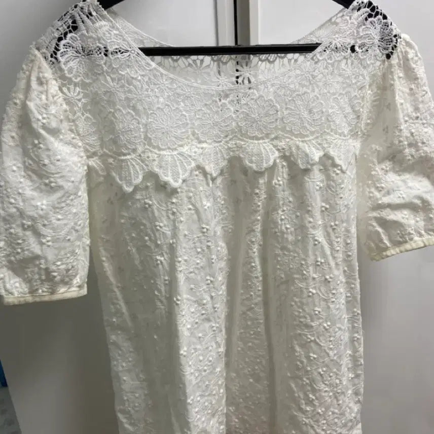 [BUNJANG] Rene and Moi White Blouse / 르니앤맥코이 화이트 블라우스