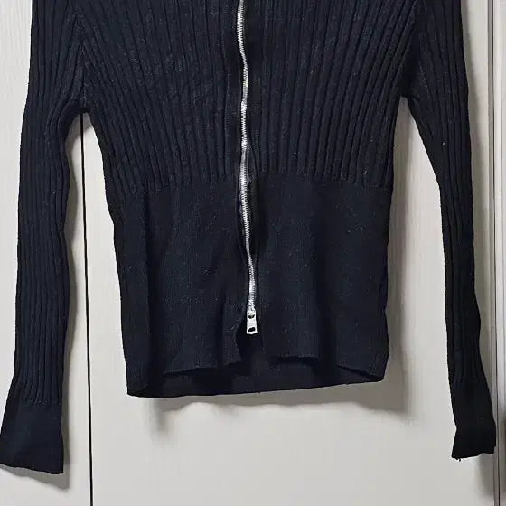 [BUNJANG] Black Zip-Up Knit / 블랙 집업 니트