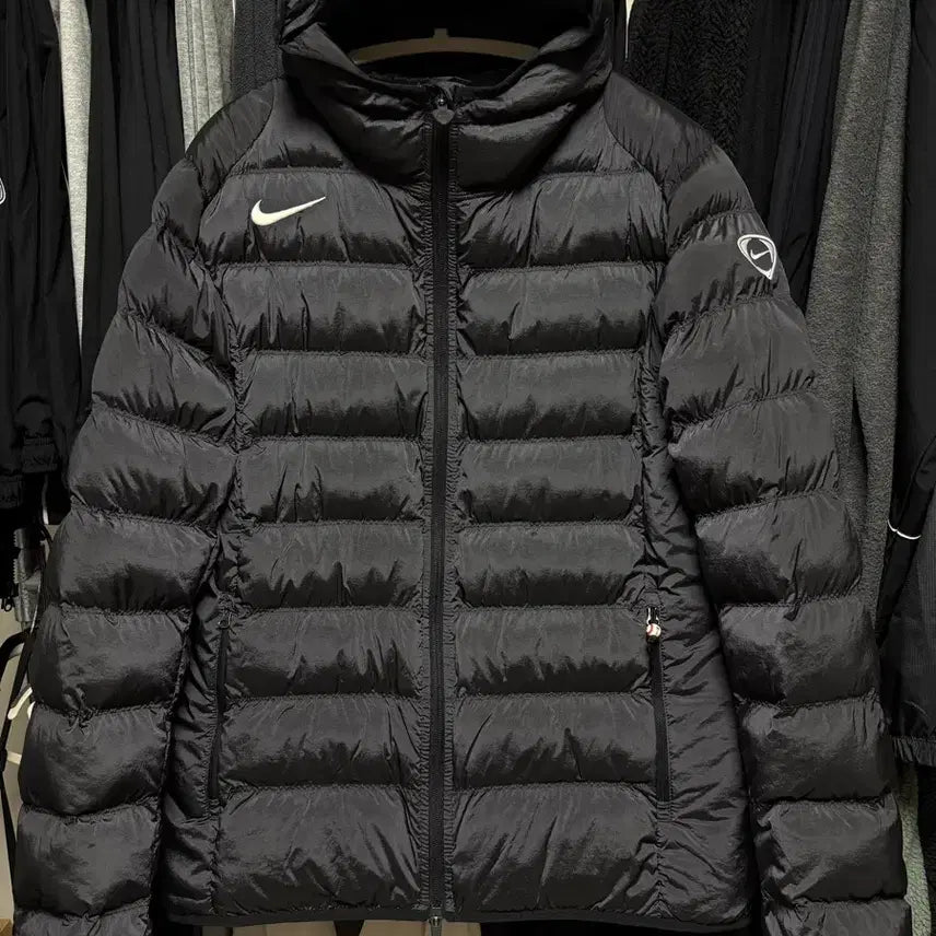 [BUNJANG] Nike Total 90 Therma-FIT Football Puffer Jacket Black HV3508-010 (XL) / 나이키 토탈 90 써마핏 풋볼 푸퍼 자켓 블랙 HV3508-010 (XL)