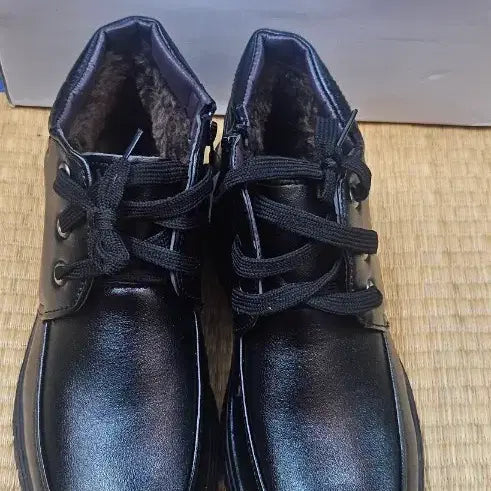 [BUNJANG] Decor Men's Winter Lined Boots - New / Decor남성방안용털부츠새상품