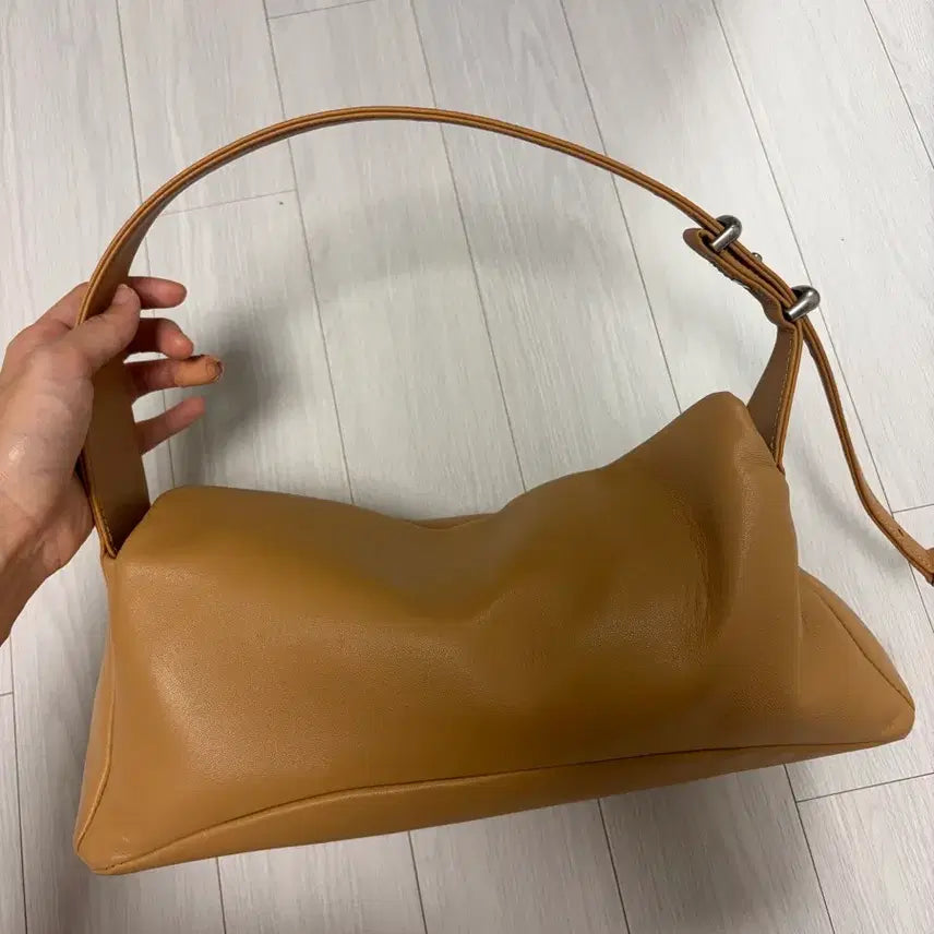 [BUNJANG] L'Ecrin Goutte Bag Lambskin Shoulder Bag / 루에브르 구뜨백 goutte 하트시그널 착용