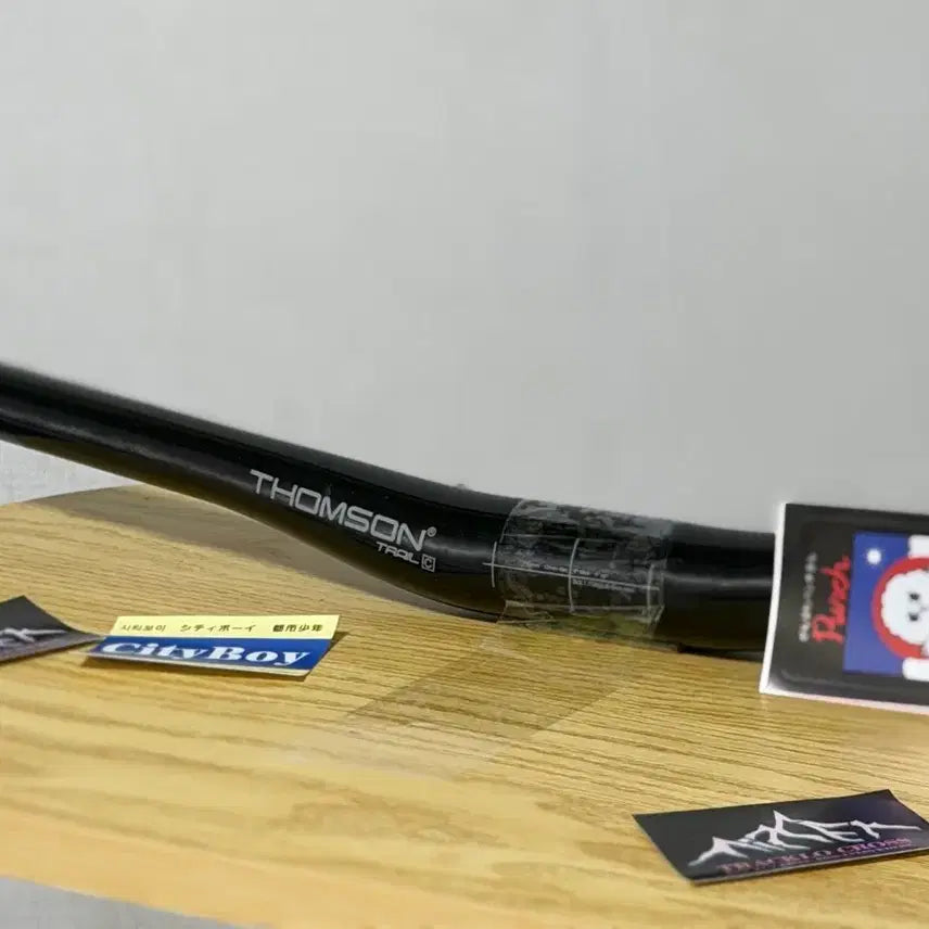 [BUNJANG] Thomson Trail C Carbon Riser Bar with Punch Blues Decal / 픽시 Thomson 탐슨 trail c 카본 라이저바 + 펀치블루스 데칼 팝니다.