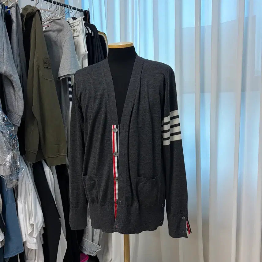 [BUNJANG] Thom Browne Merino Wool Cardigan with Diagonal Stripe Detail / {새상품급/4}톰브라운 메리노울 사선완장 가디건