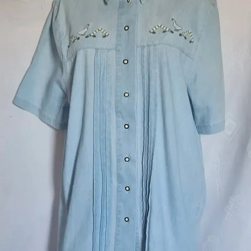 [BUNJANG] Austria Embroidered Light Wash Denim Shirt / 오스트리아 새자수 연청 데님셔츠