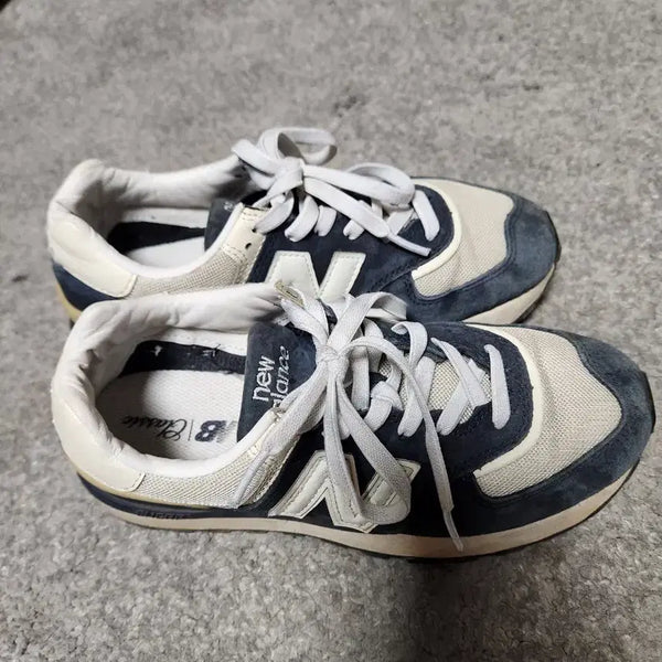 [BUNJANG] New Balance 574 Classic Navy/Ivory Sneakers (240) / 뉴발란스 574 클레식 네이비/아이보리 스니커즈-240