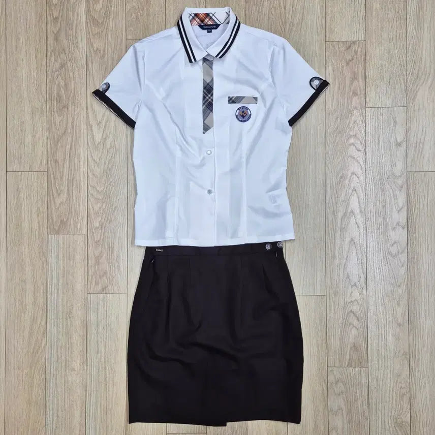 [BUNJANG] Byulnae High School Girls' Summer Uniform Set - Blouse & Skirt / [신품] 별내고등학교 여자 하복 교복 블라우스 스커트 치마 세트