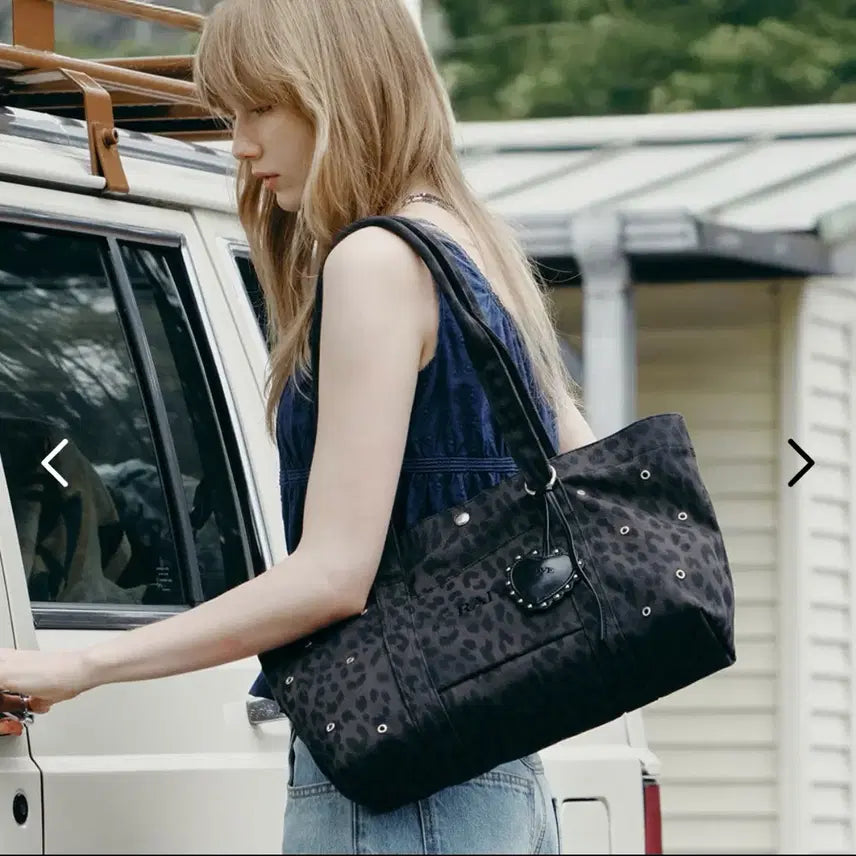[BUNJANG] RAVE Leo Shoulder Bag / 레이브 Leo Shoulder 레오숄더백