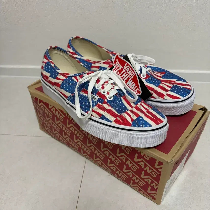 [BUNJANG] Vans Authentic "Stars and Stripes" Sneakers (Size 265) / 반스 어센틱 성조기 사이즈/65