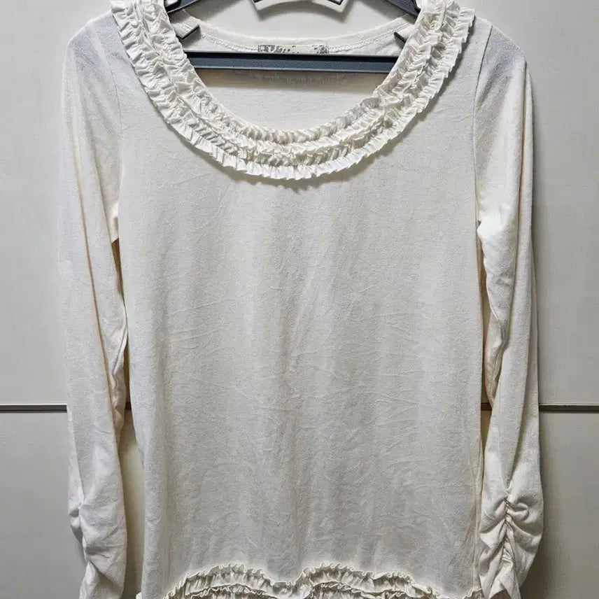 [BUNJANG] Morigirl Hagumi Frill T-Shirt / 모리걸 하구미 프릴 티셔츠