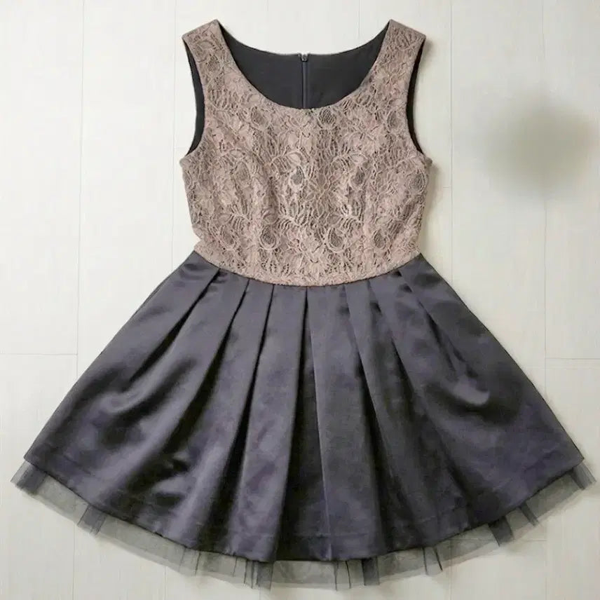 [BUNJANG] Lace Panel Satin Flare Dress / 레이스 배색 공단 플레어 원피스
