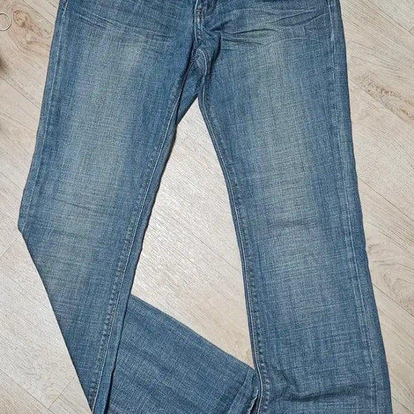 [BUNJANG] Guess Low-Rise Bootcut Jeans / [반택무배] 게스 부츠컷 로우라이즈