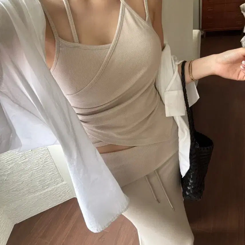 [BUNJANG] Billion Halter Cap Sleeveless Black / 빌리언 홀터캡나시 블랙