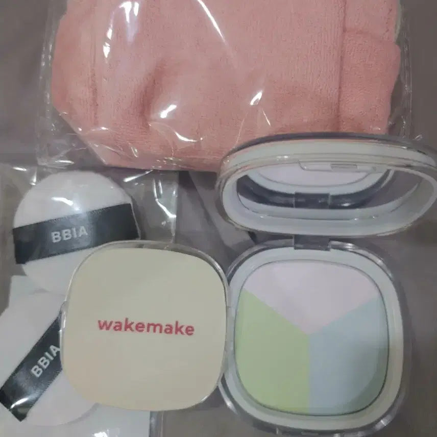 [BUNJANG] WAKEMAKE Stay Fixer Multi Color Pact 01 Pale Clear / [퍼프2개,파우치드림]웨이크메이크 스테이픽서 멀티컬러 팩트01페일클리어