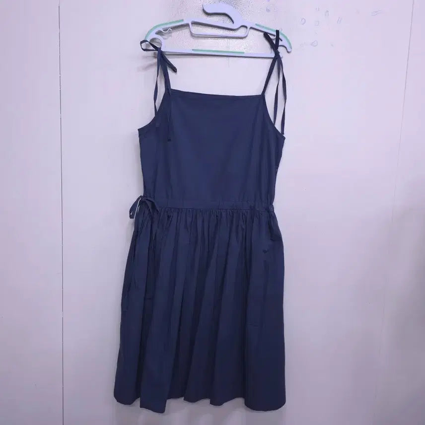 [BUNJANG] UniqJ V-neck Sleeveless Dress - Size Free / 유니제이) 국내제작 거의새거 뷔스티에 원피스 -F