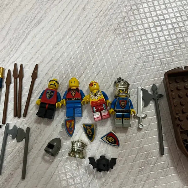 [BUNJANG] Vintage LEGO Castle Minifigures and Accessories Bundle / 올드 레고 캐슬 미니피규어 및 소품