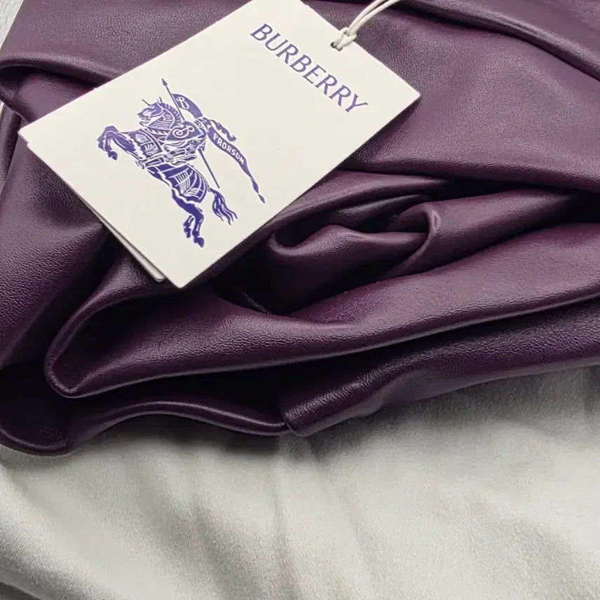 [BUNJANG] Burberry Rose Leather Women's Clutch Bag / 버버리 로즈 레더 여성 클러치백 새상품 판매합니다!