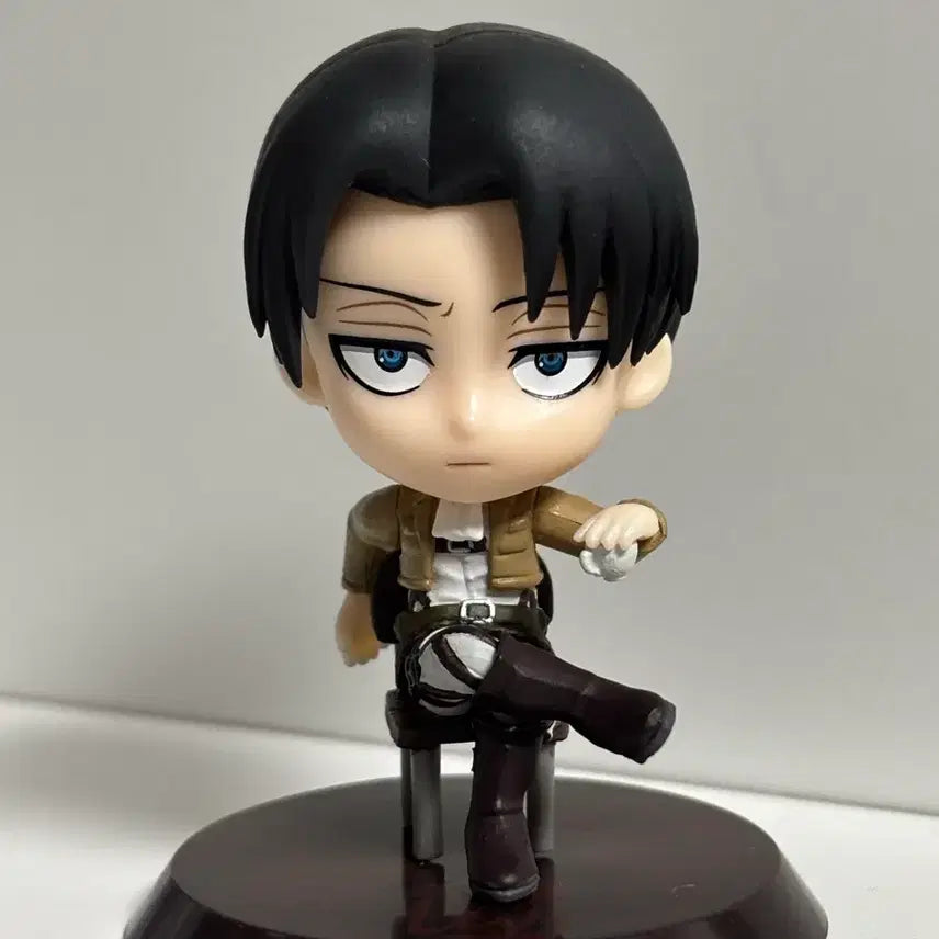[BUNJANG] Attack on Titan Levi Chibi-큥 Teacup Figure Survey Corps Special Operations Squad / 진격의 거인 리바이 치비큥 찻잔 피규어 조사병단 특별작전반