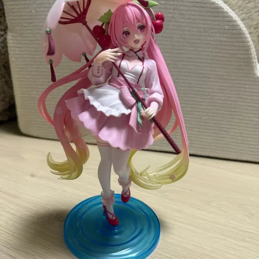 [BUNJANG] Sakura Miku Cherry Blossom Dress Figure (Boxless) / 사쿠라 미쿠 벚꽃 드레스 (상자없음)