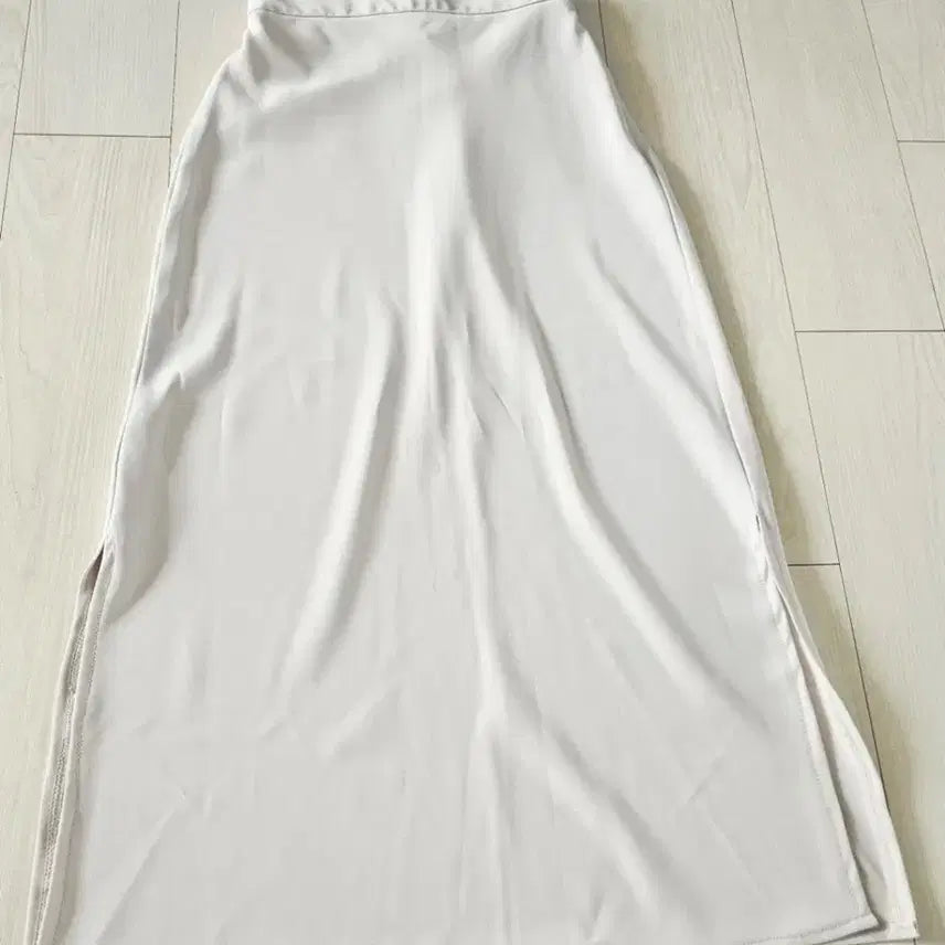 [BUNJANG] Slit Long Skirt Cream / Tone-down Beige / 슬릿 롱 스커트 크림, 톤다운 베이지 (반값택포)