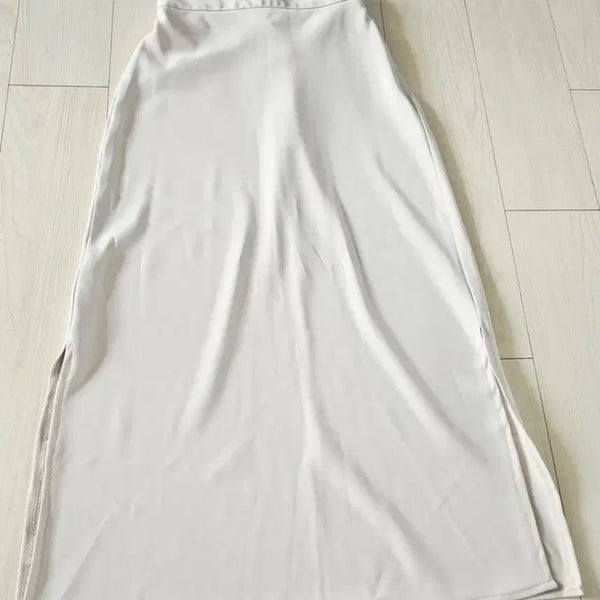 [BUNJANG] Slit Long Skirt Cream / Tone-down Beige / 슬릿 롱 스커트 크림, 톤다운 베이지 (반값택포)